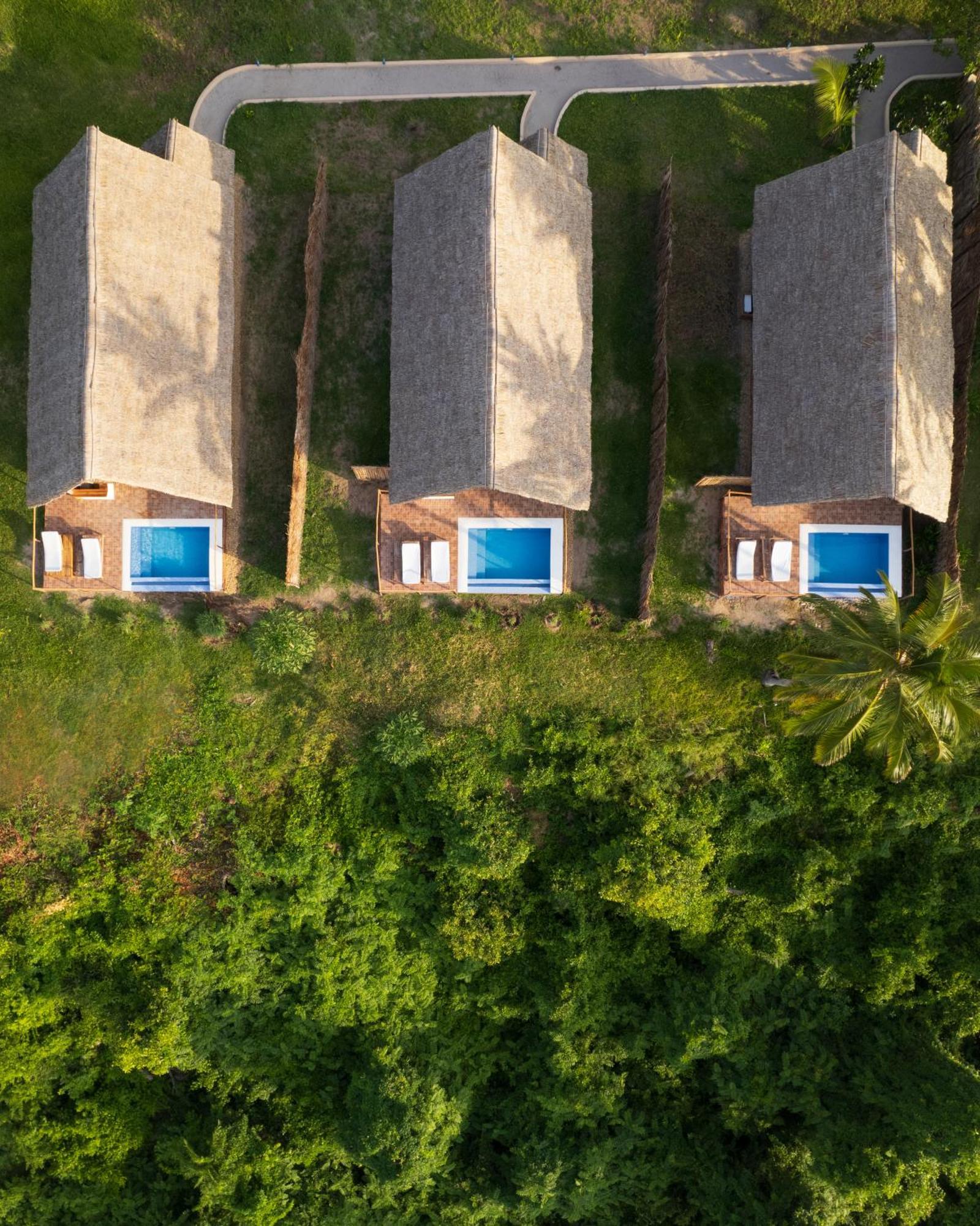 Pole Pole Bungalows Utende Экстерьер фото